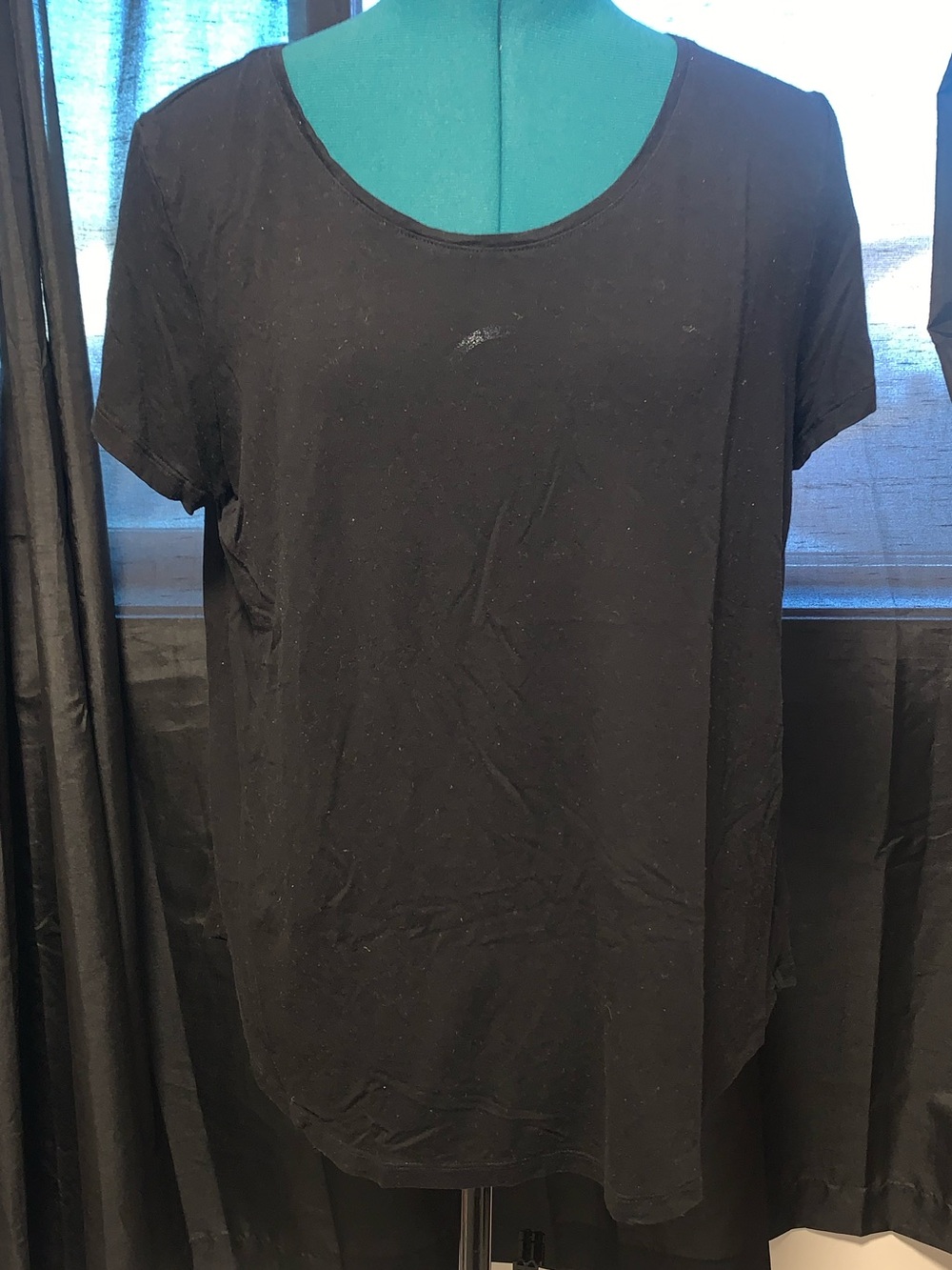 GAP Black Scoop Neck Short Sleeve Tee